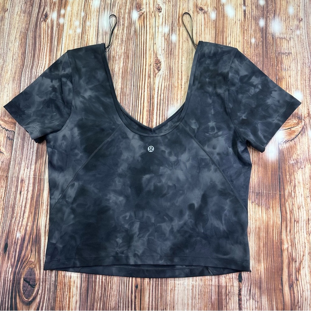 Lululemon Athletica Black and Gray Fitted Crop Align Tee Size 10